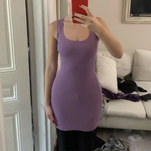 Klänning  - Hade den när jag va daphne men har ingen användning längre 🎀