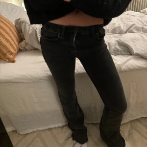 Zara jeans - Säljer mina jeans från zara som tyvärr inte kommer till användning längre