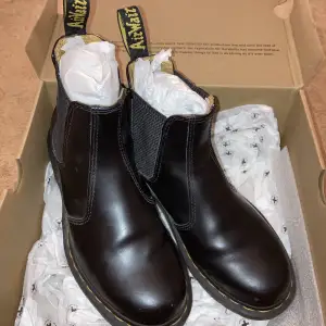 Chelsea lather boots, well kept, comes with box