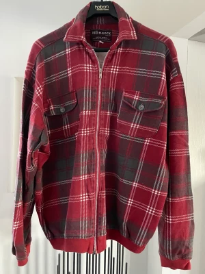 Zip tröja/jacka - Väldigt lite använd  100% bomull 