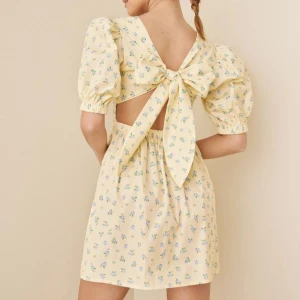 Nelly klänning stl 38 - Aldrig använd!