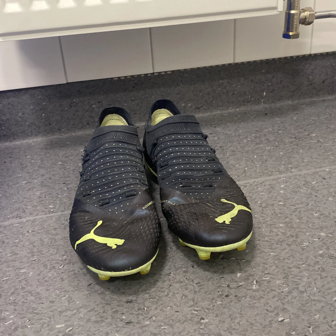 Puma fotbollsskor  - 91