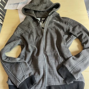 Tjocktröja  - Skriv om ni har frågor, möts gärna upp🙏