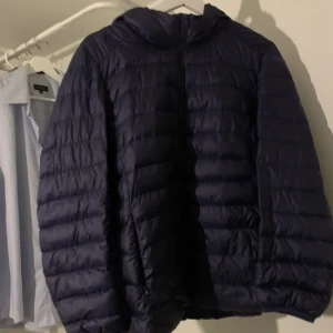 Dunjacka - Står stl xxxl men psssr som en M/L inte jättetjock därför perfekt till höst/vår eller kalla sommardagar❤️