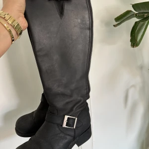 Johnny bulls 39 /40 - Gott skick Johnny bulls st 39/40  Brukar lägga i en sula så är dem mega sköna 