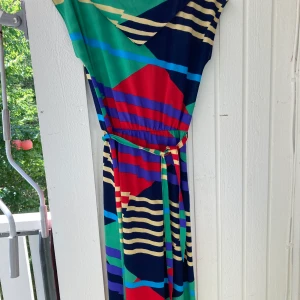 Vintage klänning.  - Fint skick, inga fläckar. 