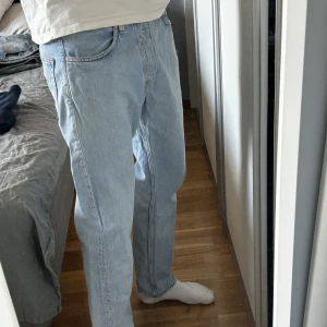 Weekday jeans - Modell: Pine Inget slitage men använda en del