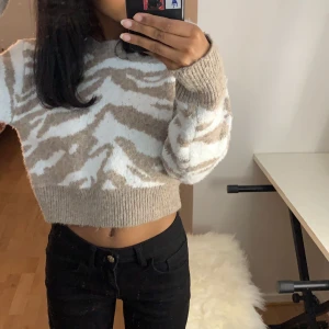 Stickad tröja - Super fin stickad tröja som inte kommer till användning💗