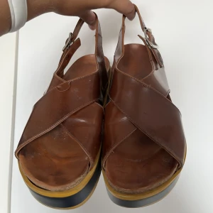 Skor - Säljer dessa skor då dom ej kommer till användning😊Frakt ingår ej!!