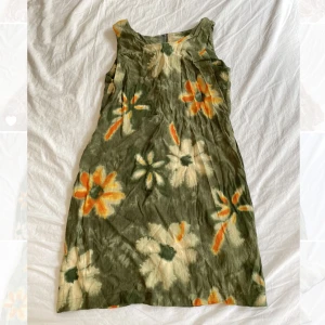 Blommig klänning  - As fin blommig klänning🌺🌸🌼 behöver ba strykas 