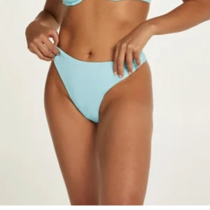 Hunkemöller bikini - Endast testad, etiketten är tyvärr bortklippt. Köpta i år. Kan även köpas tillsammans med bikiniöverdelen. 