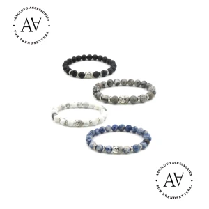 Armband för endast 70kr inkl. frakt! - Tjena! Vi är ett nytt företag som tillverkar och säljer feta och stilrena armband samt kedjehalsband, perfekta för sommaren! Vi lanserar första droppet 1/8🗓️. Gå gärna till våran hemsida redan nu och kolla om det är något du gillar! absolutoaccessories.com