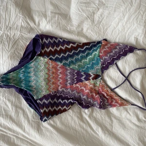 Missoni baddräkt - Världens finaste baddräkt från missoni💕 den är mer färgstark i verkligheten! Pris går verkligen att diskutera🙏