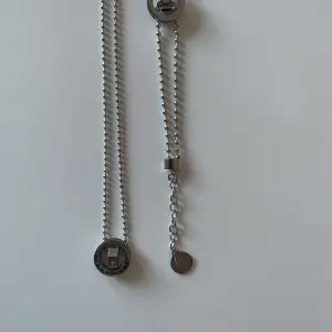 Halsband och armband i silver från Edblad. Aldrig använt 