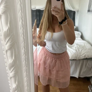Kjol - Super gullig rosa kjol, helt perfekt nu på sommaren💗💗
