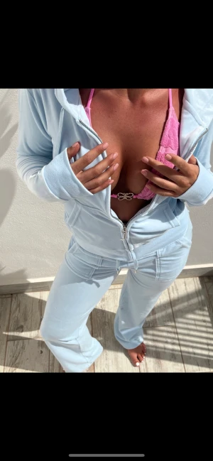 Ljusblått juicy set  - Superfint helt oanvänt ljusblått set från Juicy couture. Storlek s 💞