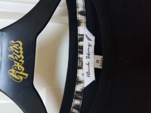 Kortärmad tröja - Häftig kortärmad tröja med fina detaljer 