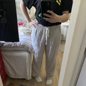 Linnebyxor  - Fina linnebyxor från hm❣️man kan välja om man vill ha dem lågmidjade eller högmidjade 