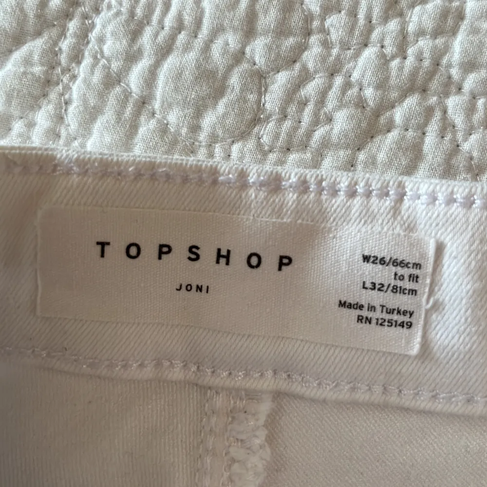 super super stretchiga vita Slim jeans från Topshop i storlek W26/L32 (Mer info om produkt i DM) 🌹. Jeans & Byxor.