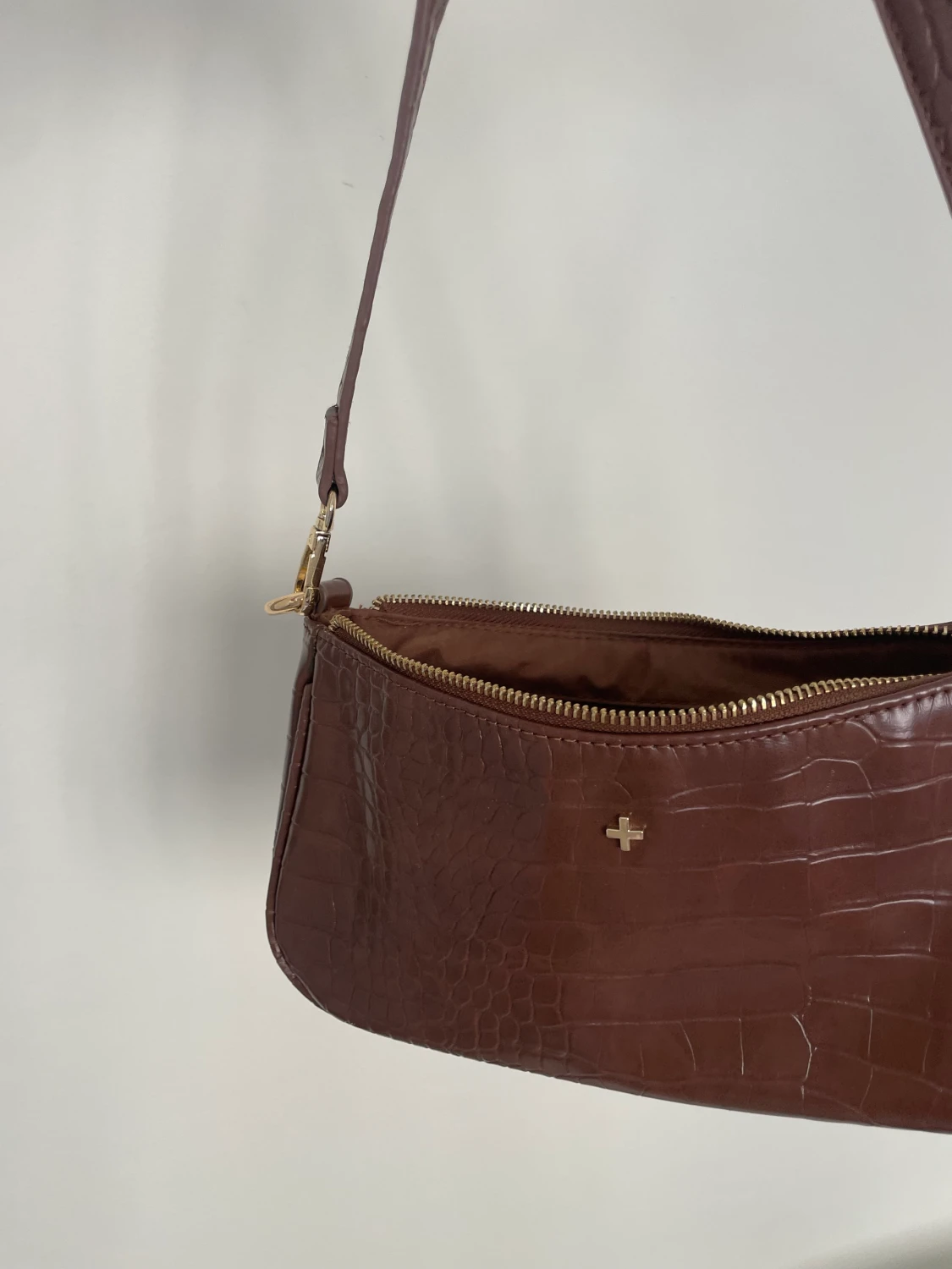 Brun handväska i fejk snake skin 