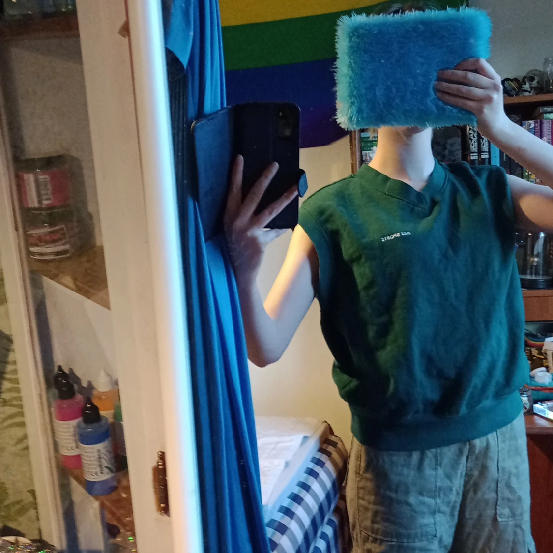 Mörkgrön väst - 91