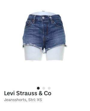 Levis shorts som jag köpte på sellpy men de passade inte annars så fina och så bra skick😇😍Nypris ca 700kr. Pris kan diskuteras.