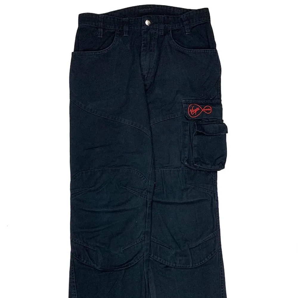 Dickies Workpant - Virginia Media Black colour. Size 30. Waist: 41cm Outseam: 107cm Inseam: 80cm Leg opening: 22cm. Jeans & Byxor.