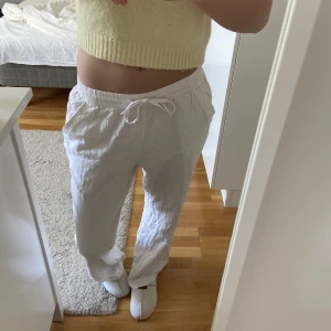 Linnebyxor - Säljer ett par oanvända linnebyxor från lager157❤️ 54kr frakt är inte beräknat i priset 