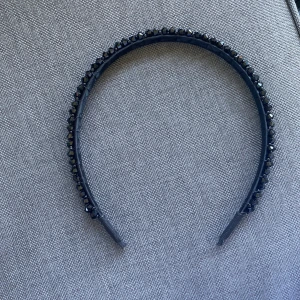 Svart Hårband - Fint svart hårband som inte kommer till användning! (Igga min hairline 🫠)