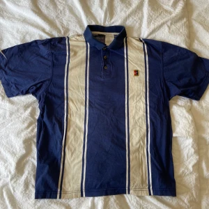 Vintage Nike - Snygg Nike pikétröja sitter som en L/M