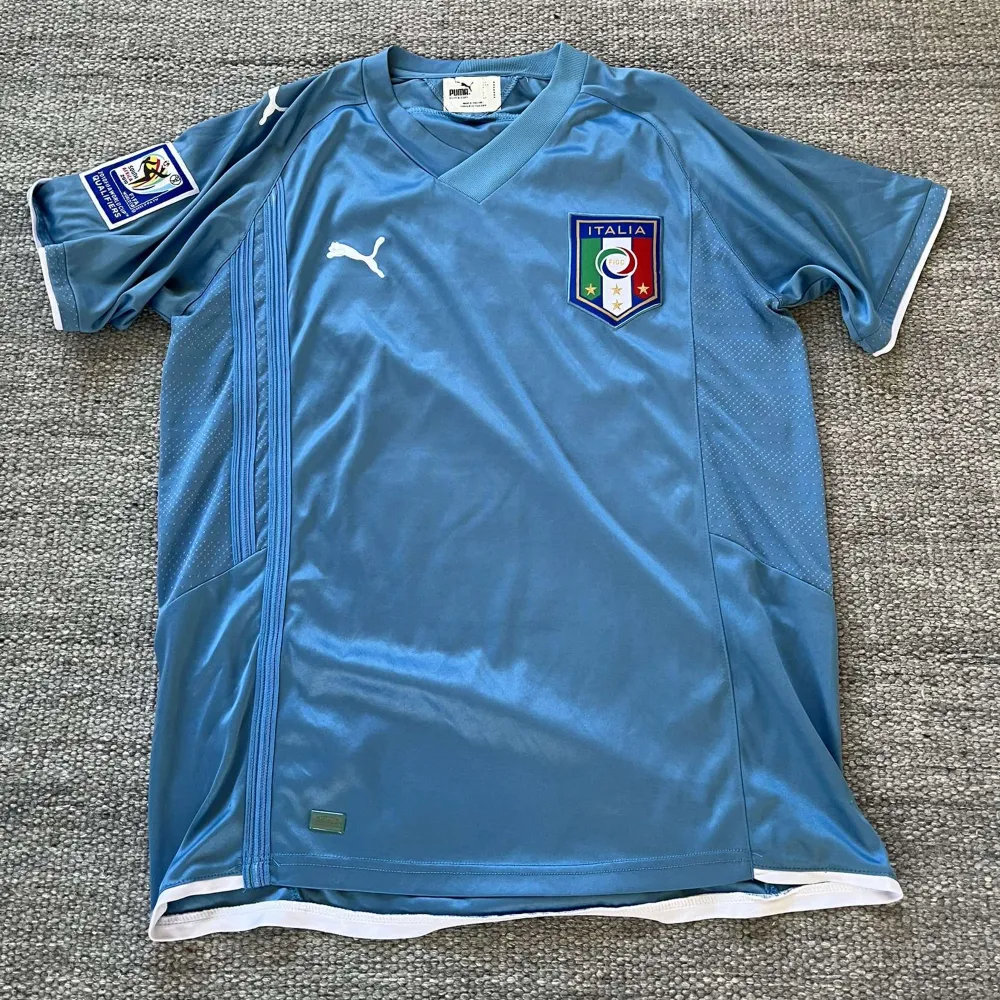 fet Italien jersey från VM 2010 Size M. Tröjor & Koftor.