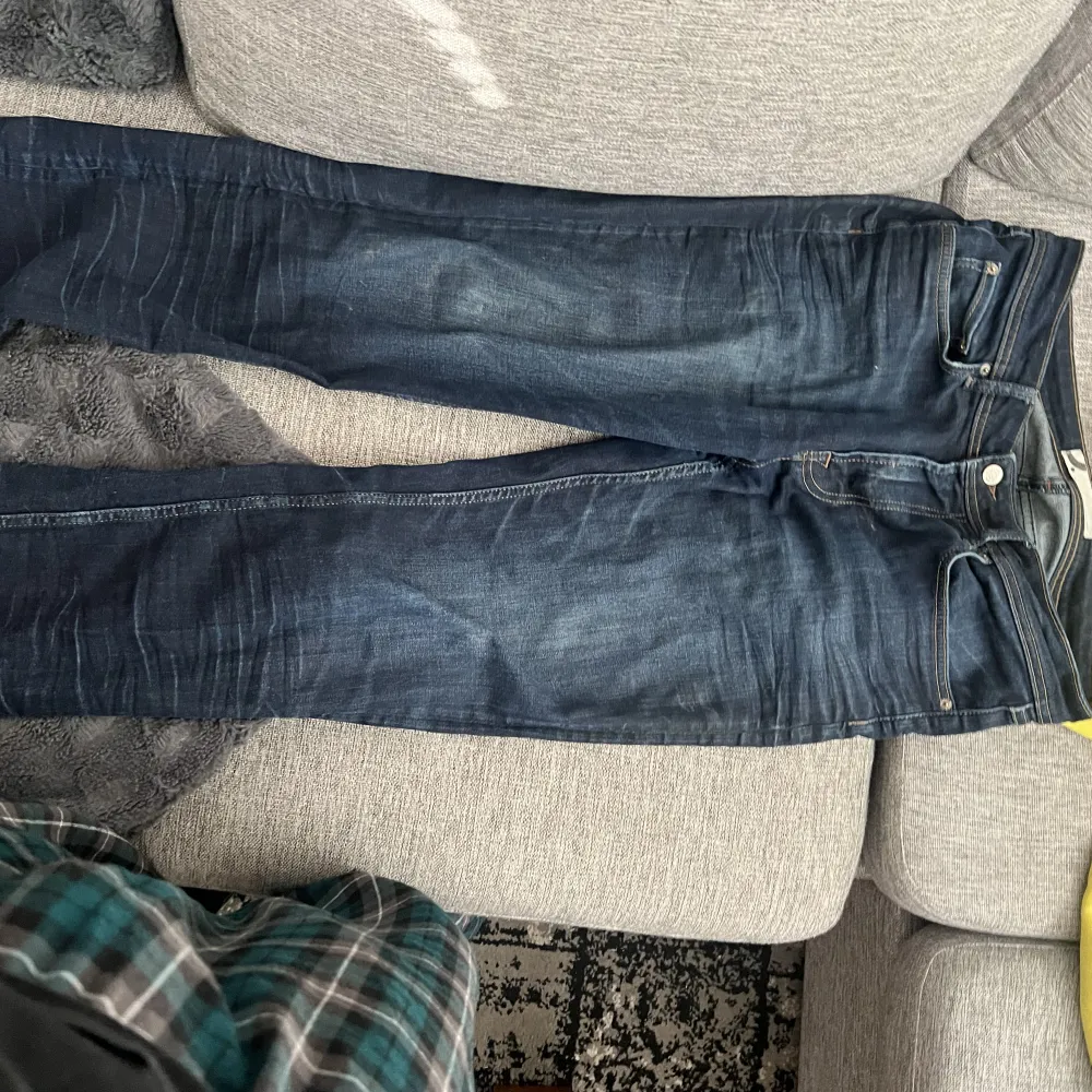 Ett par jätte fina jeans från dressman storlek M . Jeans & Byxor.