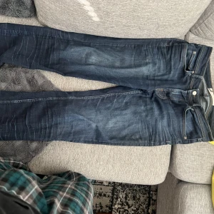 Jeans storlek M  - Ett par jätte fina jeans från dressman storlek M 