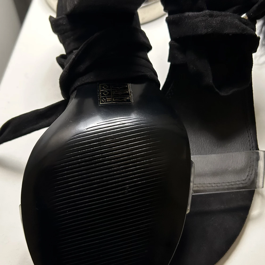 ASOS CLEAR SNÖRNING CHUNK KLACKAR - 90