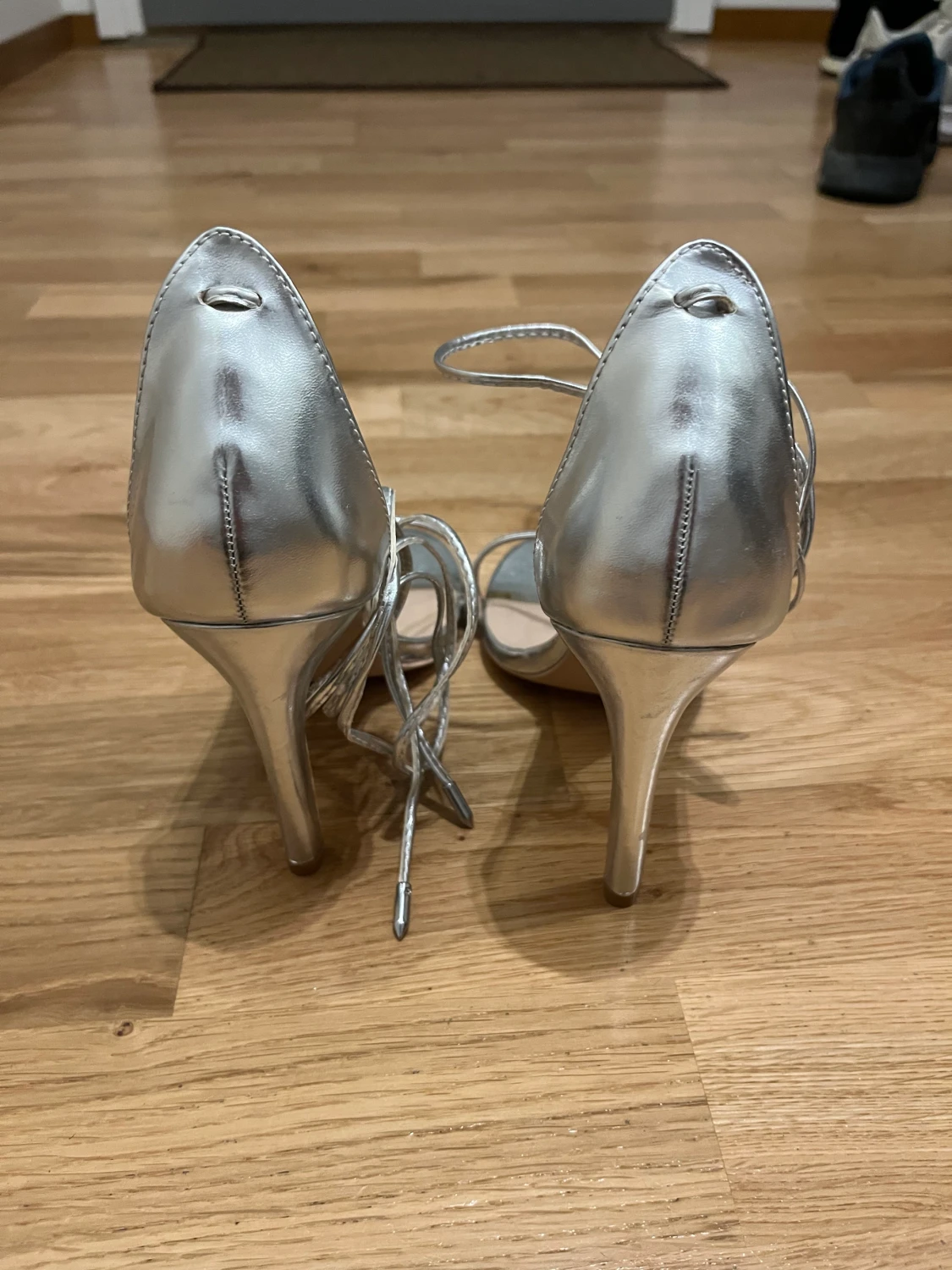 Klackar från Glamorous - 90