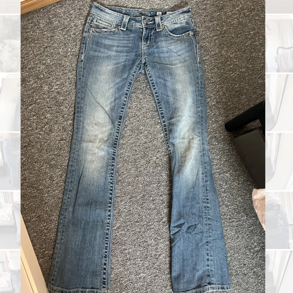 Vintage bootcut jeans från miss me. Assnygga bakfickor. Jeansen är nästan i nyskick, inte ens slitna längst ner ❤️Storlek 26 men skriv privat för mått! . Jeans & Byxor.