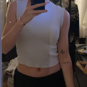 Fin beige top - Super söt top ifrån topshop i storlek Small!