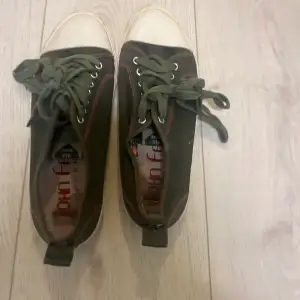 Dösnygga gröna converse liknande skor ❤️