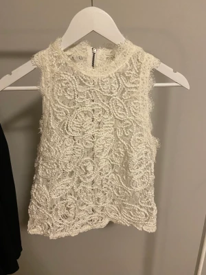 snyggt linne - snyggt genomskinligt linne med dragkedja i ryggen, använd enstaka gång 