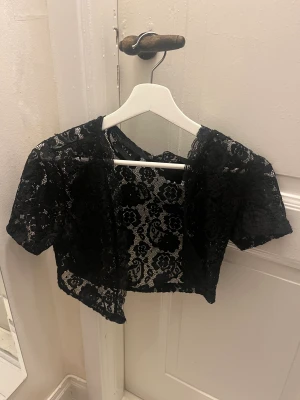 Spetts bolero❤️ - Jätte snygg spetts bolero i svart❤️