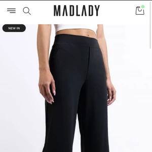 Sökes! Madlady Holly  - Söker Holly ultrastrech från madlady i storlek m short eller regular. Är 165cm