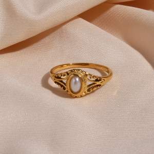 * brand new * American Size 7  * fresh water pearl * Gold Plating 