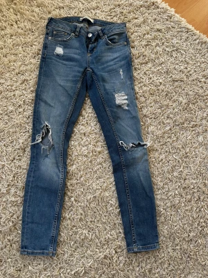 Jeans  - Jeans från Gina Tricot, märke Kristen. 