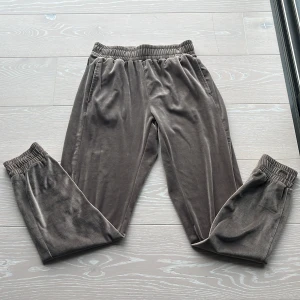 Mjukisbyxor - Hunkemöller mjukisbyxor, passar mer som en M.