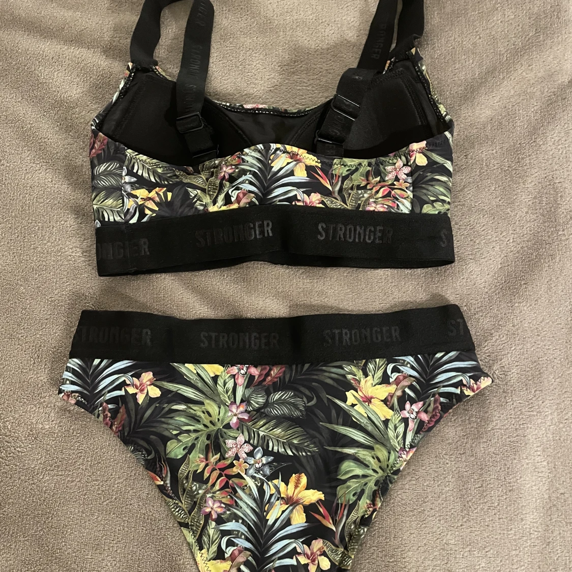 Bikini Stronger - 90