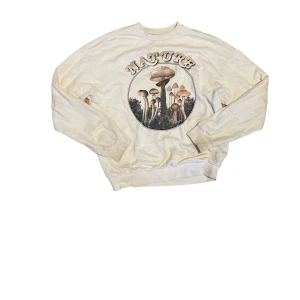 Junkyard - Hej! Säljer nu denna junkyard sweatshirten i strl m. Skriv för mer information. Pris kan diskuteras.