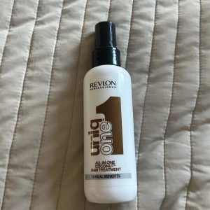 Revlon all in one  - Endast testad, säljer pga har en likadan. Sjukt bra och gör håret så mjukt🤩🤌🏼🤍