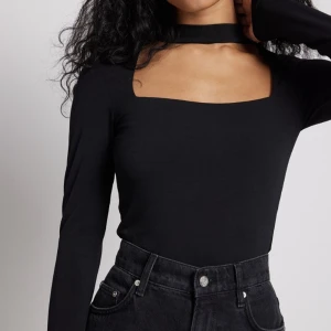 Choker topp🩷 intressekoll - Använd endast en gång,  då den ej kommer till användning