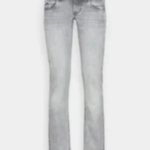 Jeans - Säljer dessa jenas från pepe❤️