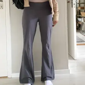 Fold over yoga pants från hm⭐️tjejen på bilden är 173cm